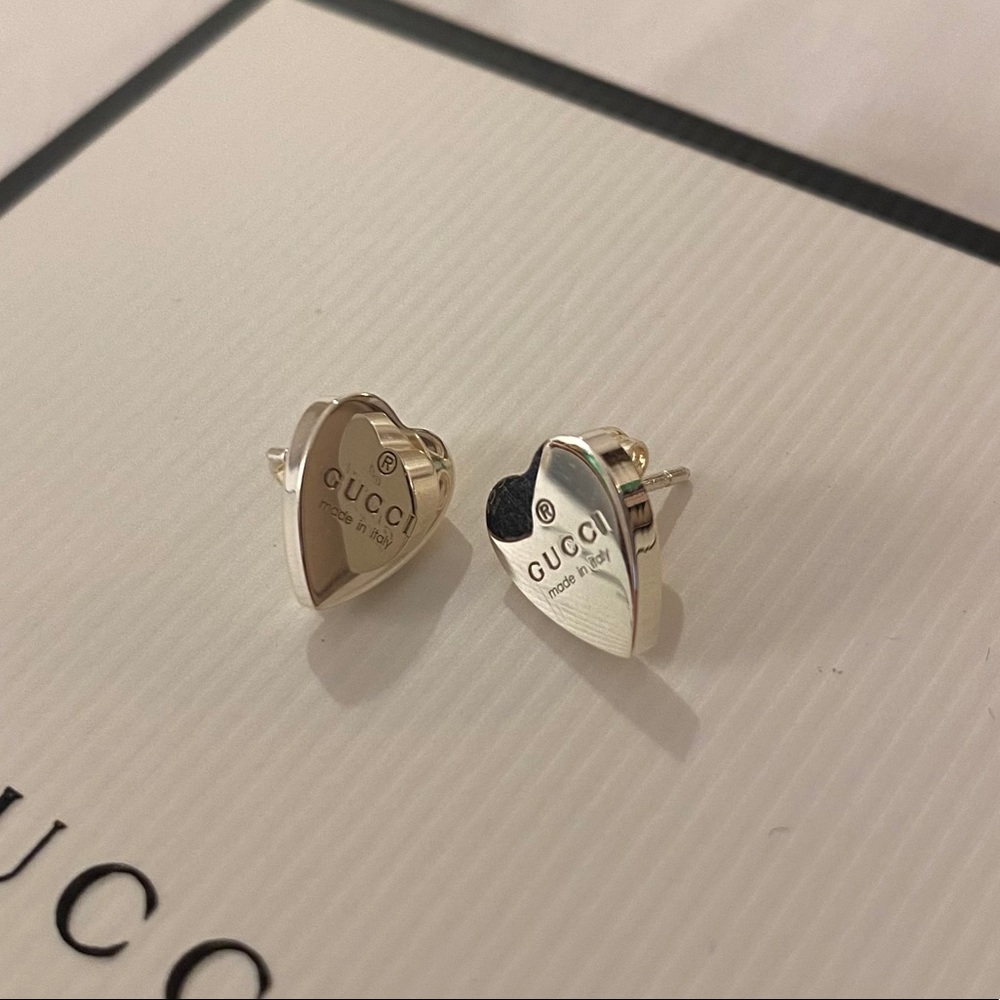 Gucci “blind for love” studs